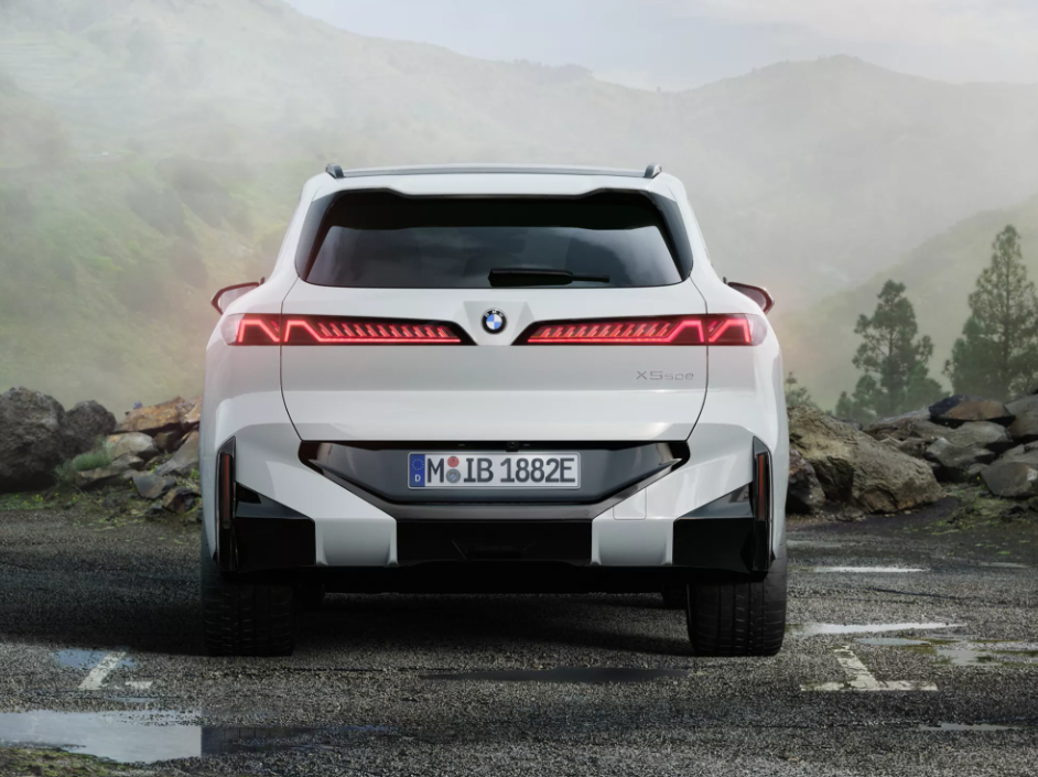 "오프로드는 포기했다?" 신형 BMW X5 풀체인지가 선택한 뜻밖의 변화